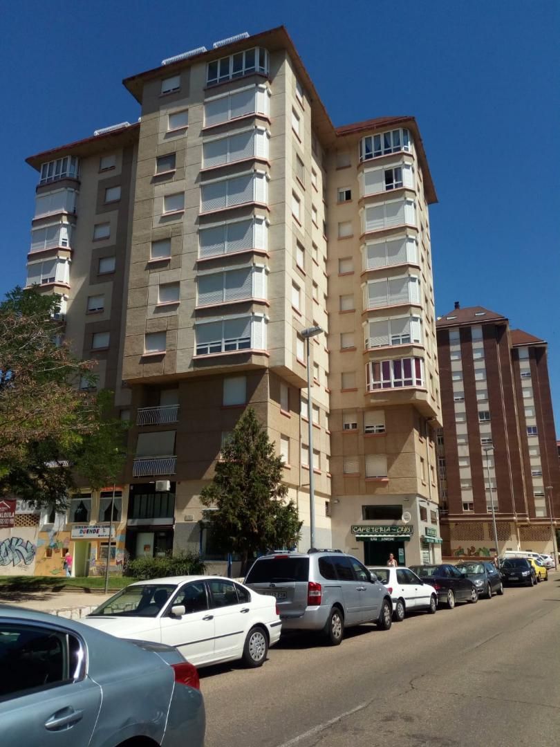 Exterior view of Flat to share in Zamora Capital   with Heating, Parquet flooring and Furnished