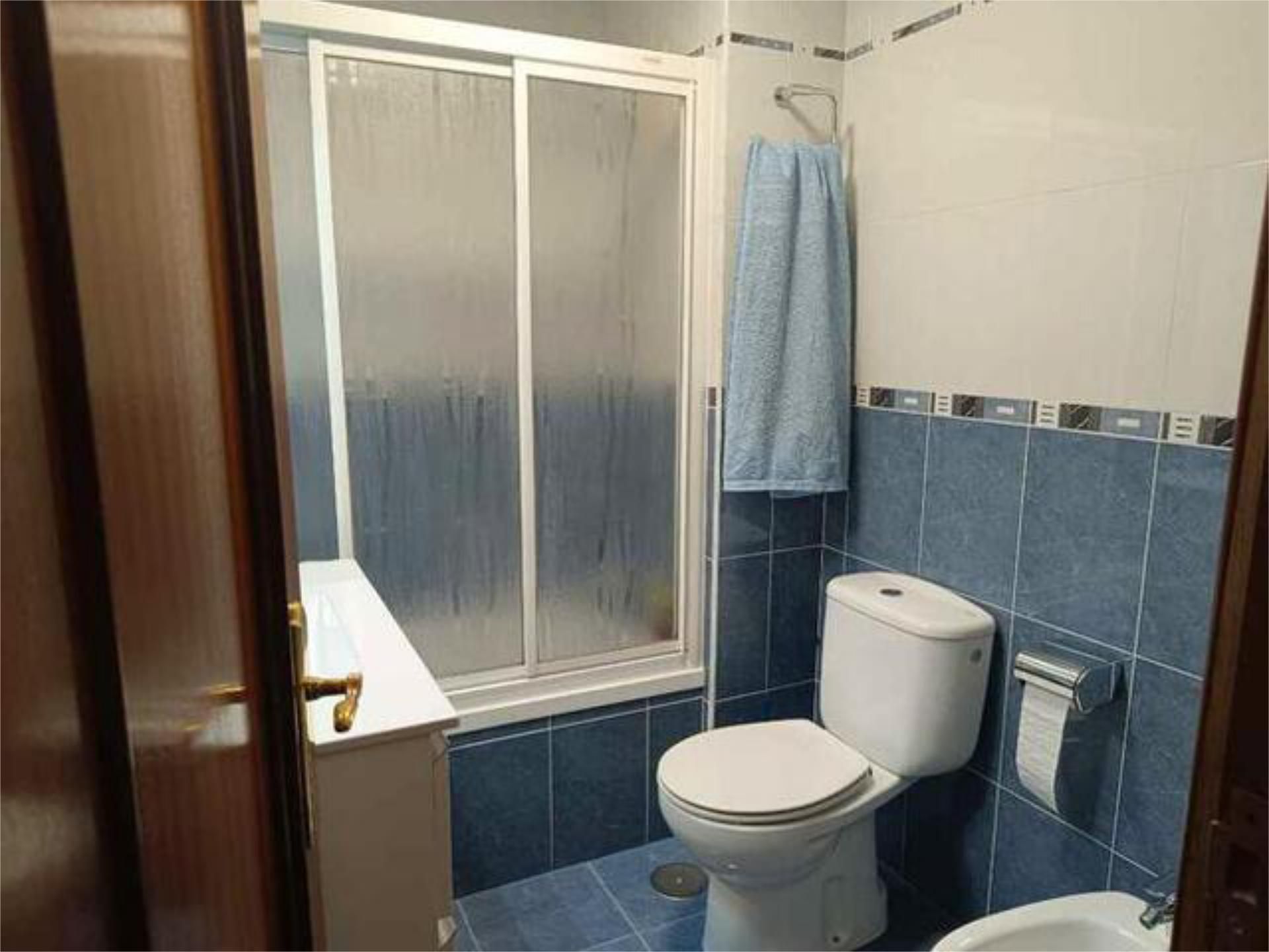 Bathroom of Flat for sale in Leganés  with Private garden, Terrace and Storage room