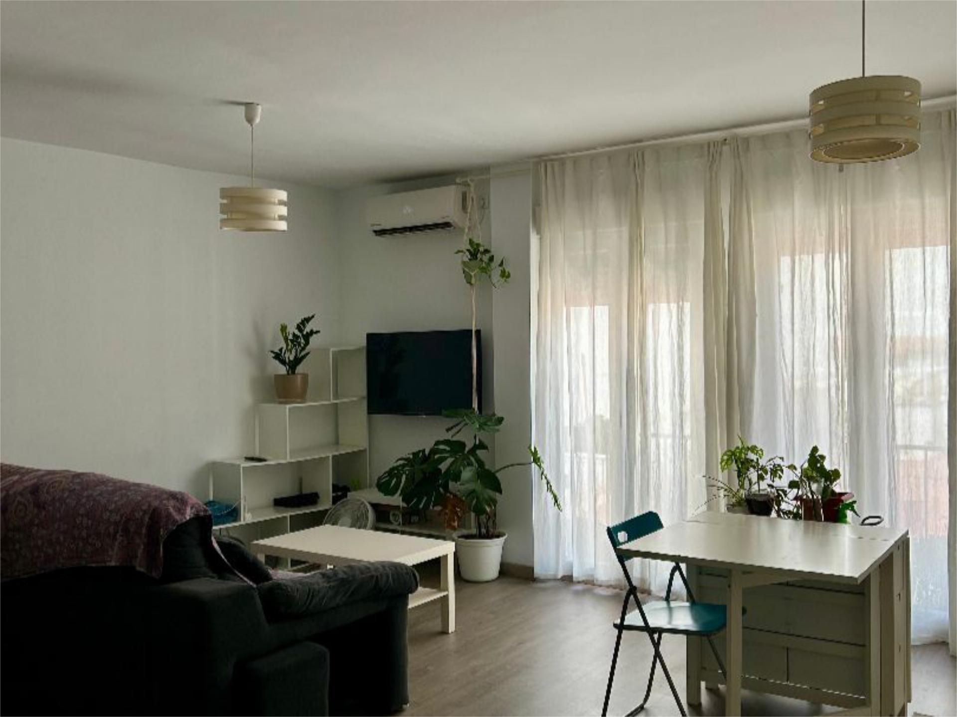 Living room of Flat to share in  Sevilla Capital  with Air Conditioner, Heating and Terrace