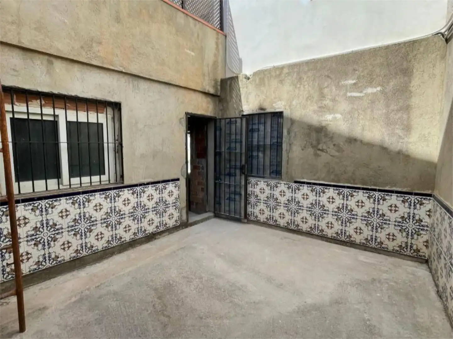 Casa adosada en venta en Calle Silla, 77, Campillos Vista exterior de Casa adosada en venta en Campillos con Aire acondicionado y Terraza