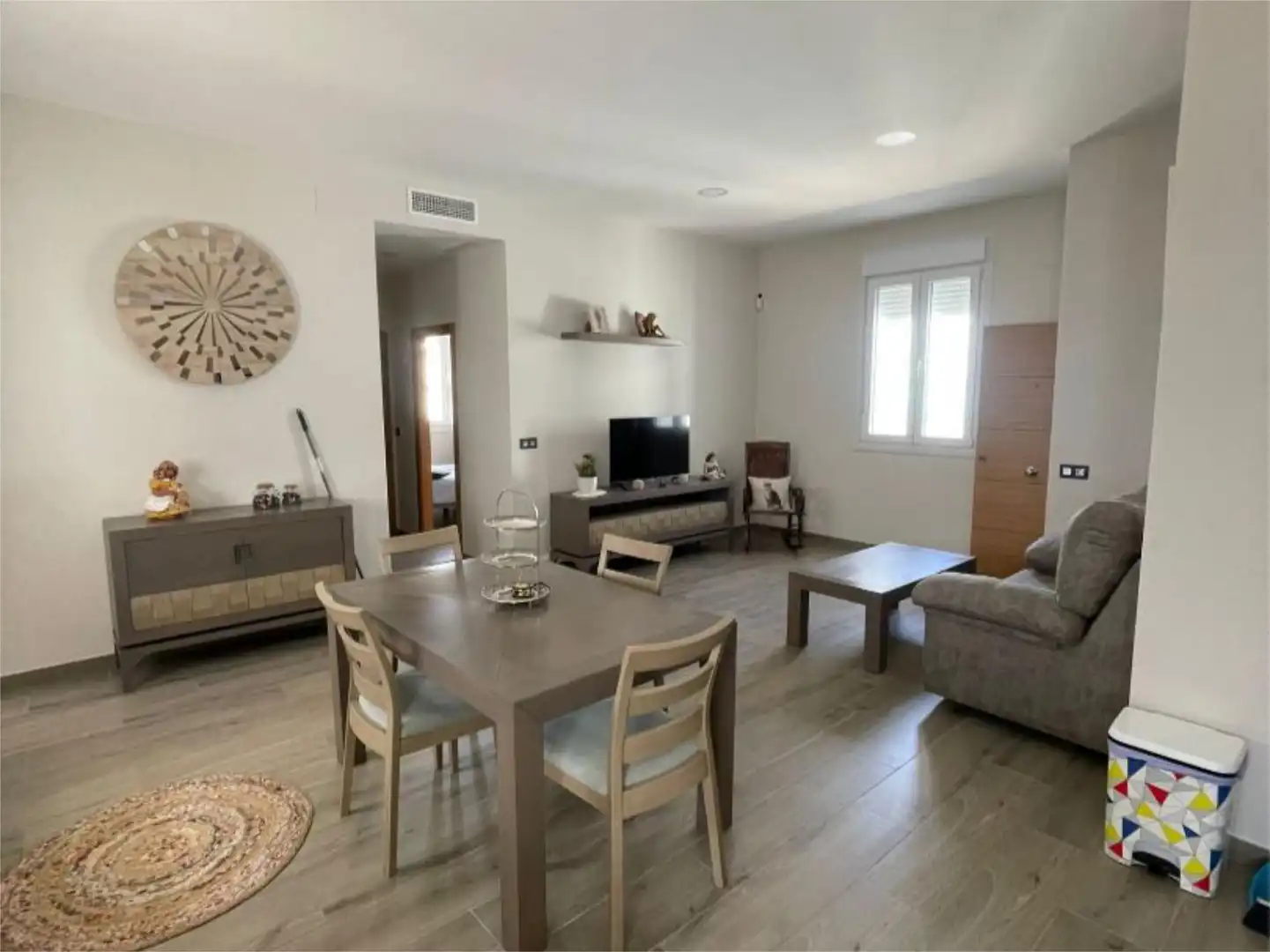 Casa adosada en venta en Calle Silla, 77, Campillos Sala de estar de Casa adosada en venta en Campillos con Aire acondicionado y Terraza