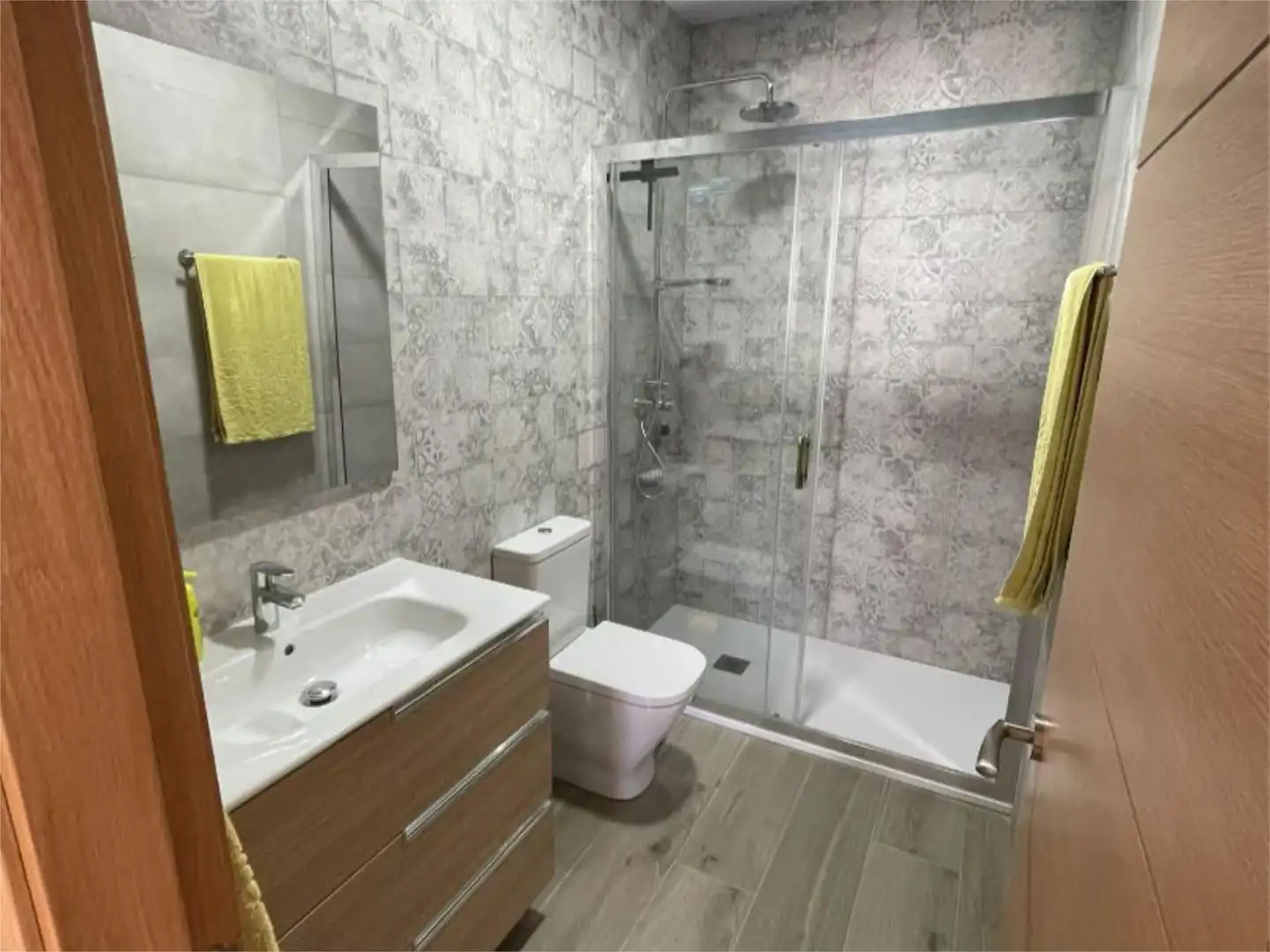 Casa adosada en venta en Calle Silla, 77, Campillos Baño de Casa adosada en venta en Campillos con Aire acondicionado y Terraza