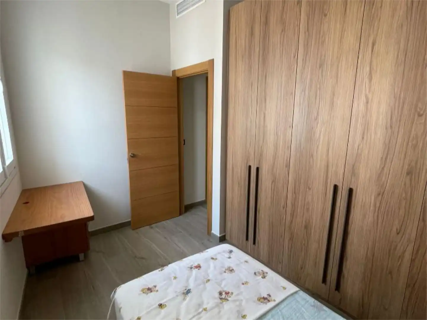 Casa adosada en venta en Calle Silla, 77, Campillos Habitación de Casa adosada en venta en Campillos con Aire acondicionado y Terraza