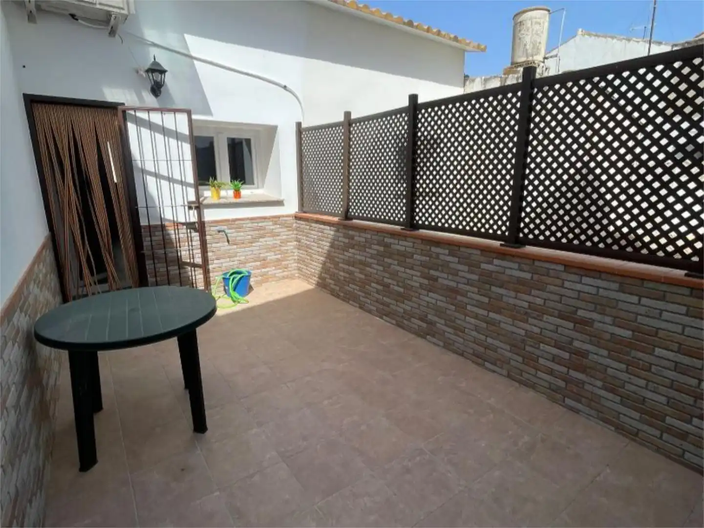 Casa adosada en venta en Calle Silla, 77, Campillos Terraza de Casa adosada en venta en Campillos con Aire acondicionado y Terraza