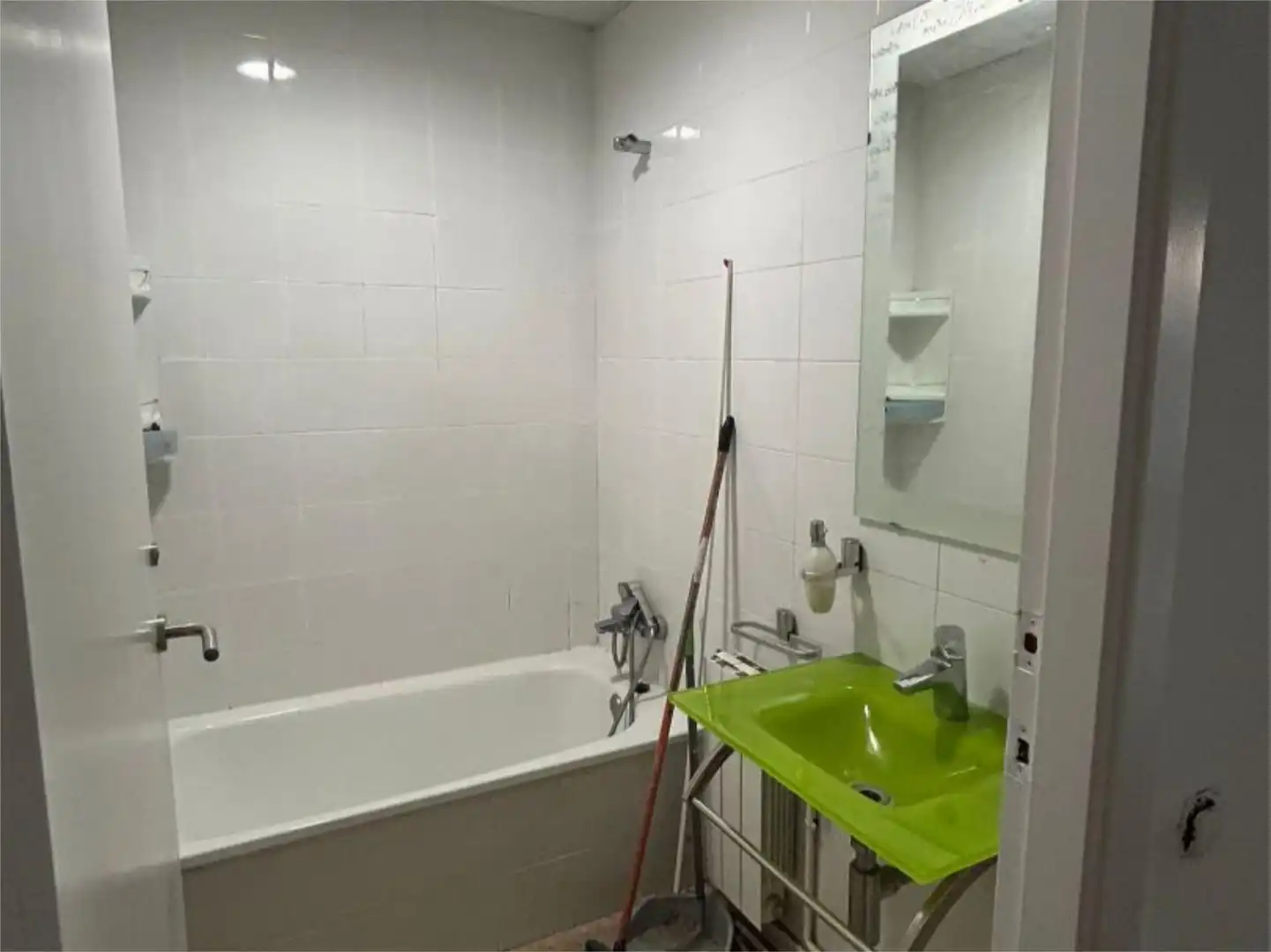 Bany de Apartament en venda en  Lleida Capital amb Terrassa i Balcó
