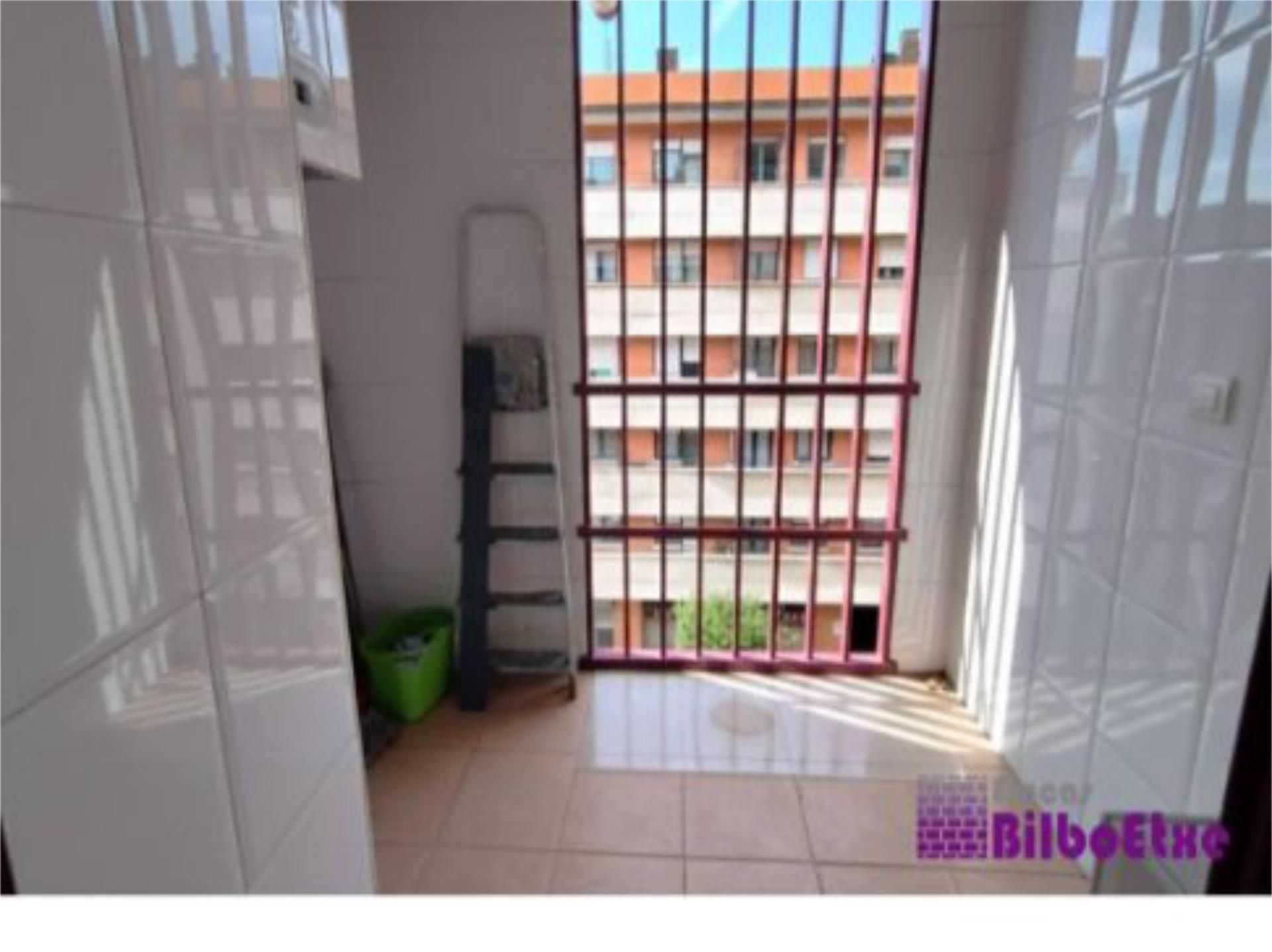 Flat for sale in Zamakola Kalea, 75, La Peña Bedroom of Flat for sale in Bilbao with Balcony