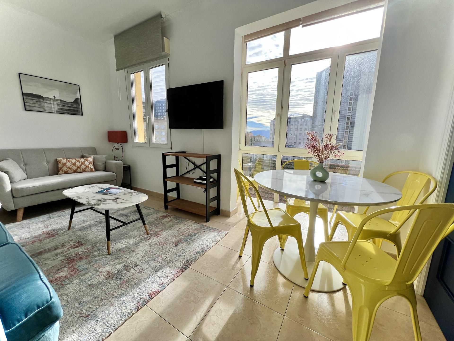 Sala de estar de Piso de alquiler en Santander con Calefacción y Amueblado