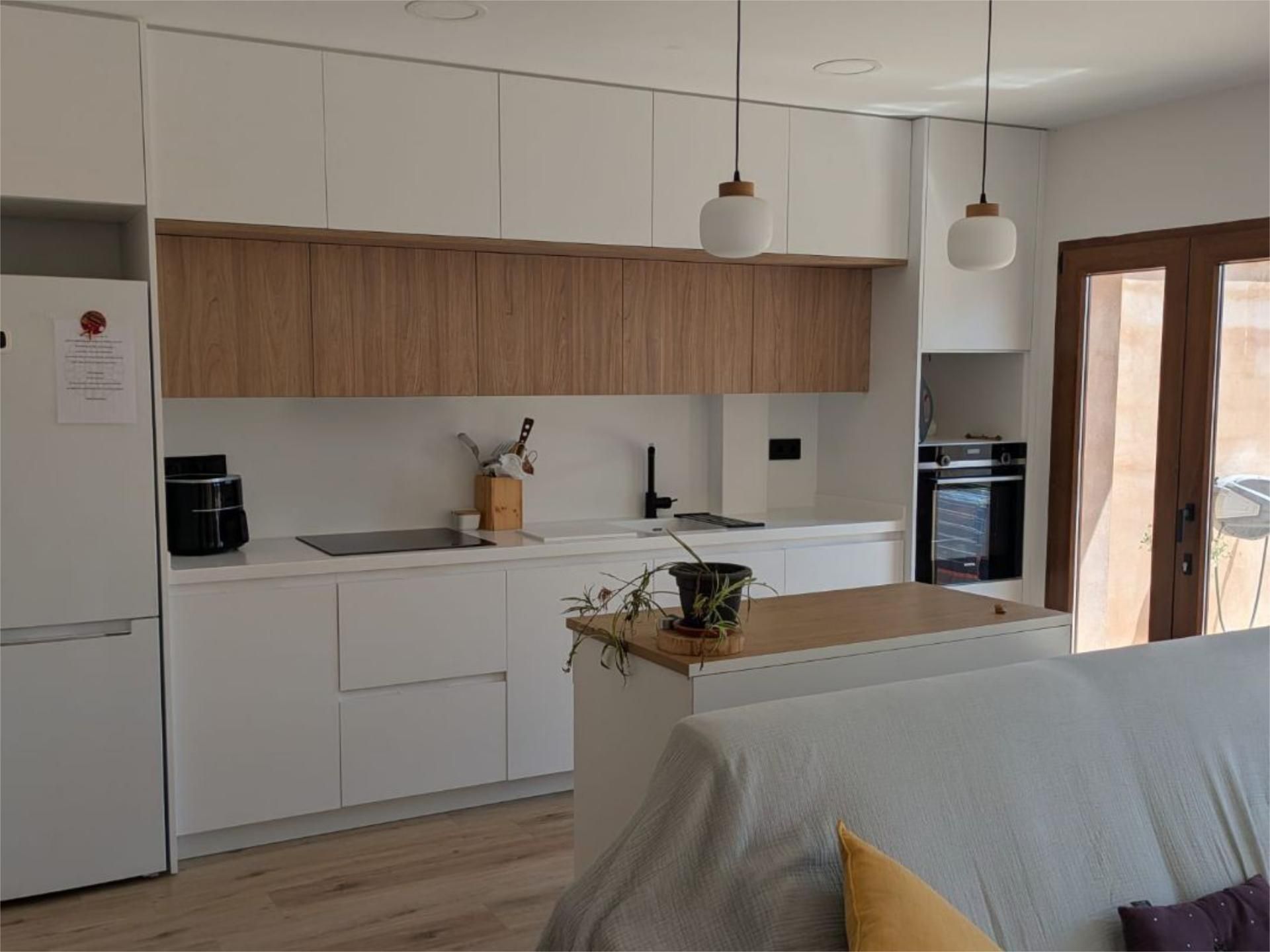Kitchen of Single-family semi-detached to rent in Requena  with Terrace and Furnished