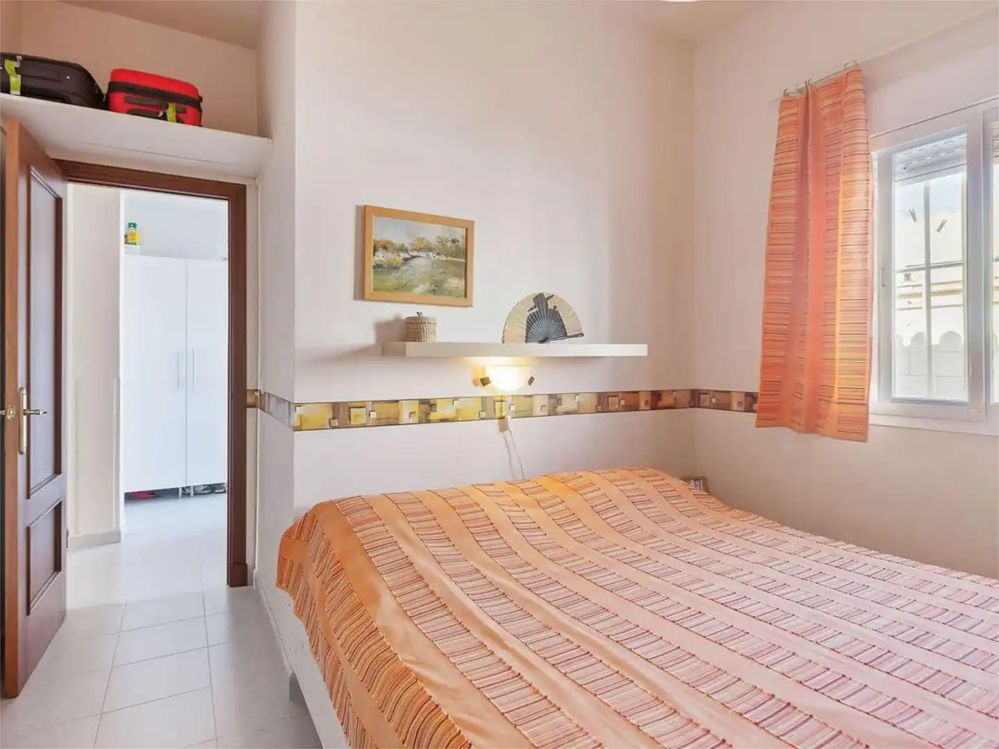 Casa adosada de alquiler en Calle Genil, 15, Las Palmeras - Dehesilla Habitación de Casa adosada de alquiler en Sanlúcar de Barrameda con Aire acondicionado, Calefacción y Jardín privado