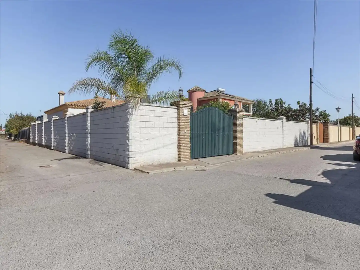 Casa adosada de alquiler en Calle Genil, 15, Las Palmeras - Dehesilla Vista exterior de Casa adosada de alquiler en Sanlúcar de Barrameda con Aire acondicionado, Calefacción y Jardín privado
