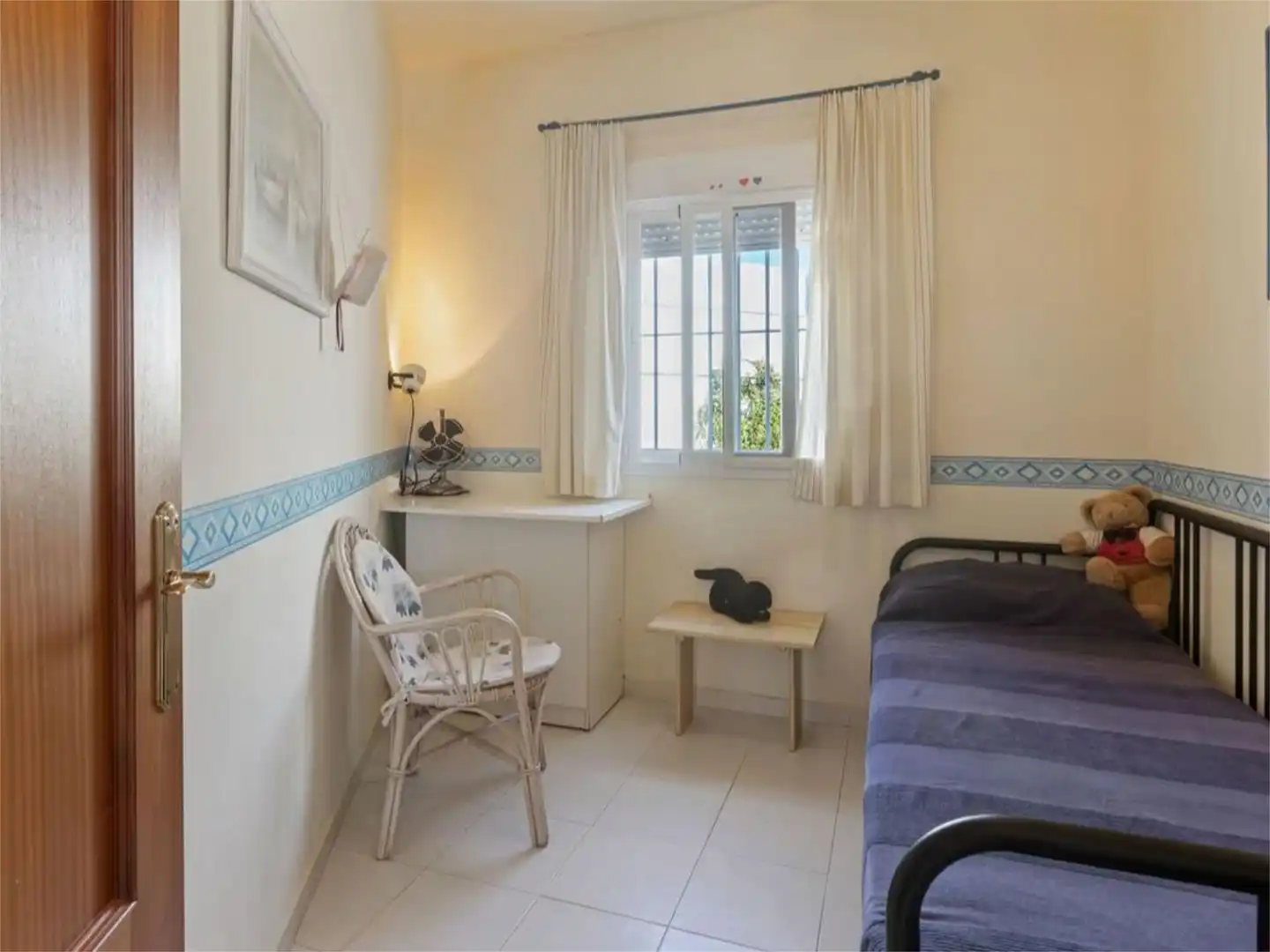 Casa adosada de alquiler en Calle Genil, 15, Las Palmeras - Dehesilla Habitación de Casa adosada de alquiler en Sanlúcar de Barrameda con Aire acondicionado, Calefacción y Jardín privado