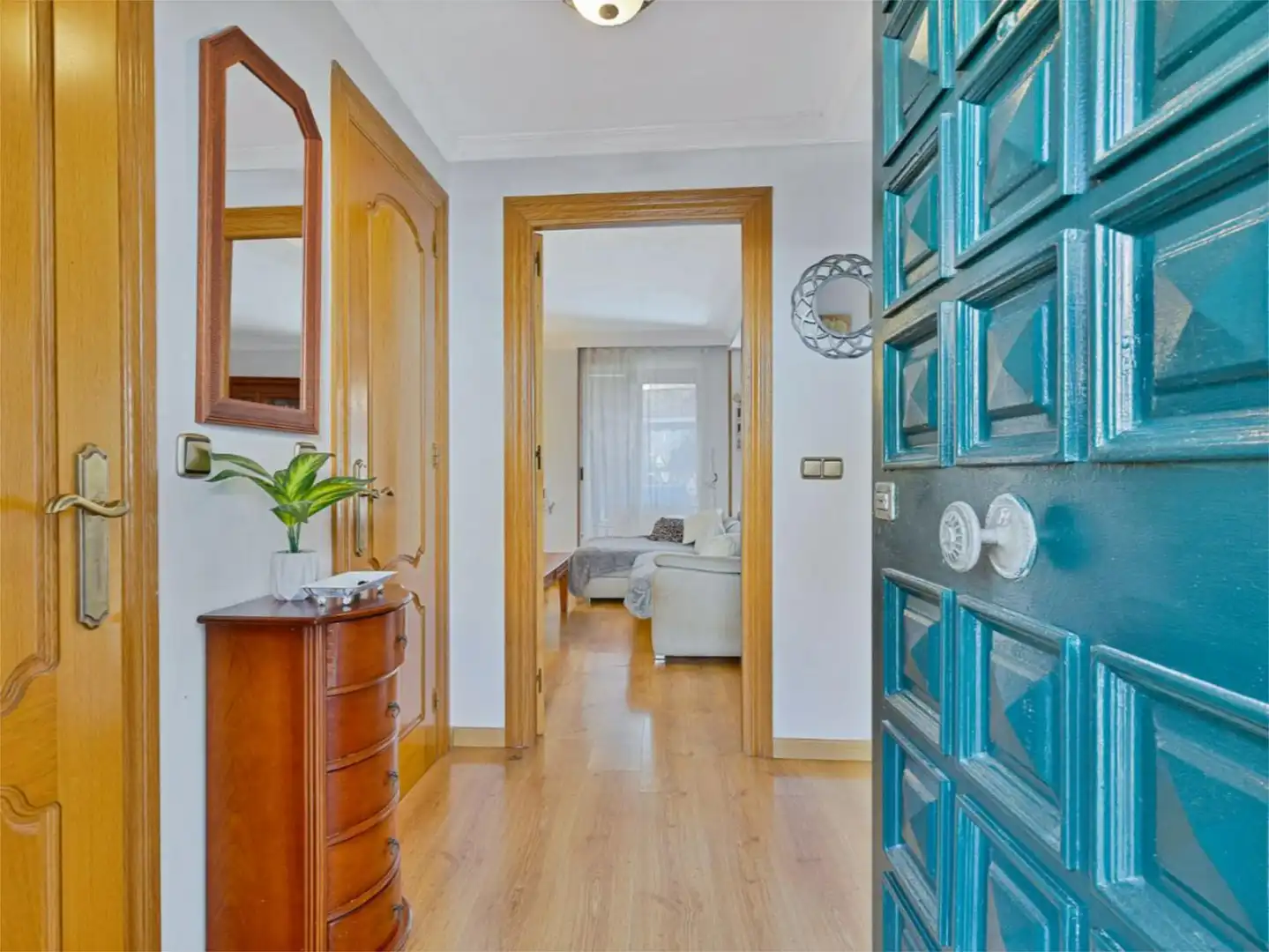 Houses for sale in Calle Monaguillo, 1, Los Boliches Houses for sale in Fuengirola with Air Conditioner, Private garden and Parquet flooring