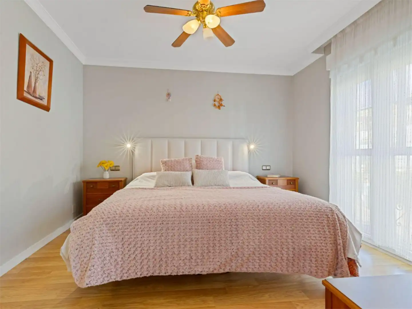 Houses for sale in Calle Monaguillo, 1, Los Boliches Bedroom of Houses for sale in Fuengirola with Air Conditioner, Private garden and Parquet flooring
