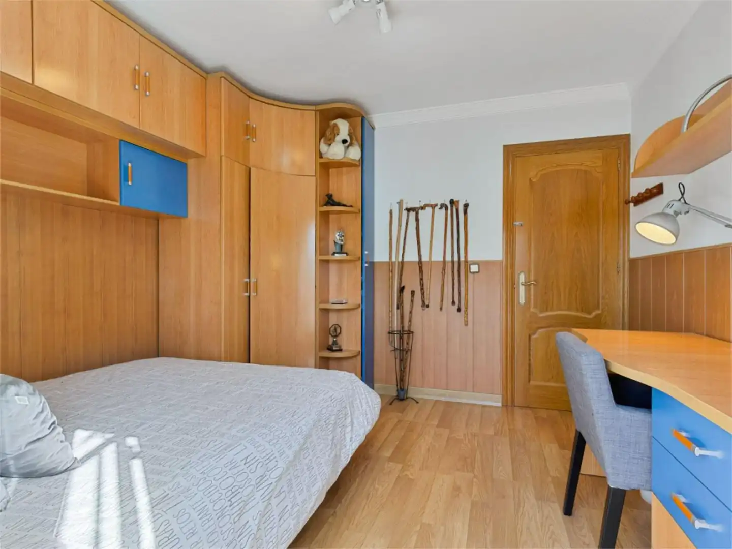 Houses for sale in Calle Monaguillo, 1, Los Boliches Bedroom of Houses for sale in Fuengirola with Air Conditioner, Private garden and Parquet flooring