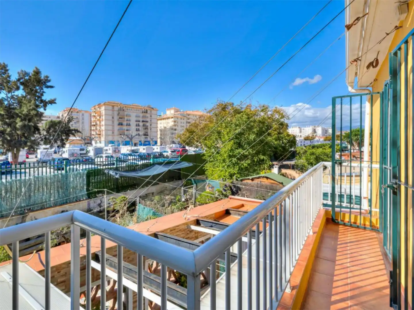 Houses for sale in Calle Monaguillo, 1, Los Boliches Exterior view of Houses for sale in Fuengirola with Air Conditioner, Private garden and Parquet flooring
