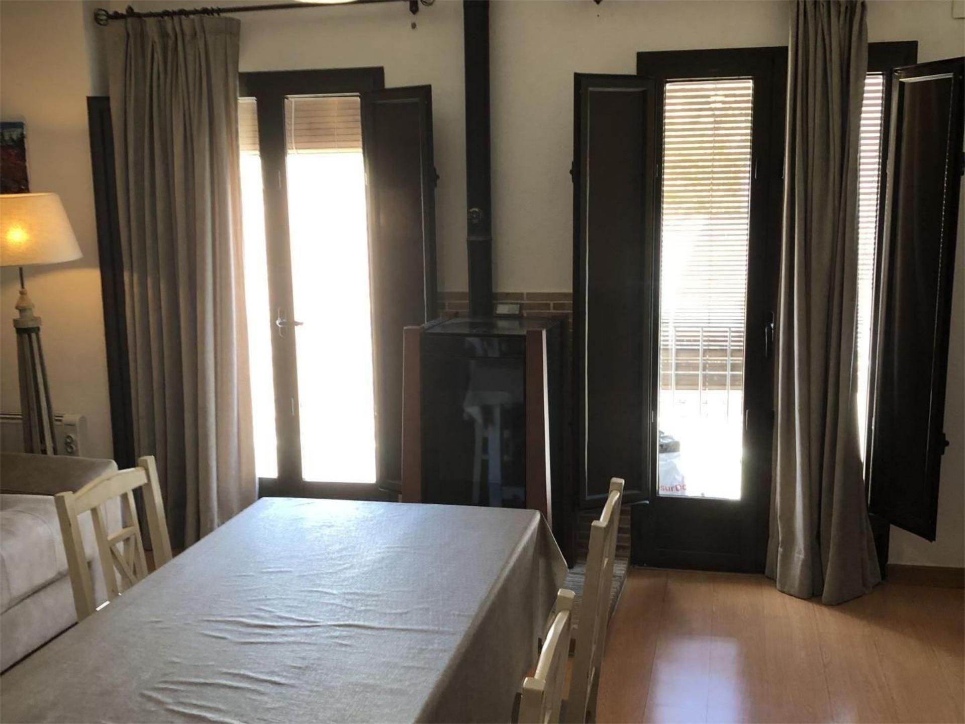 Schlafzimmer von Wohnung miete in Fuenteheridos mit Heizung, Parkett und Möbliert