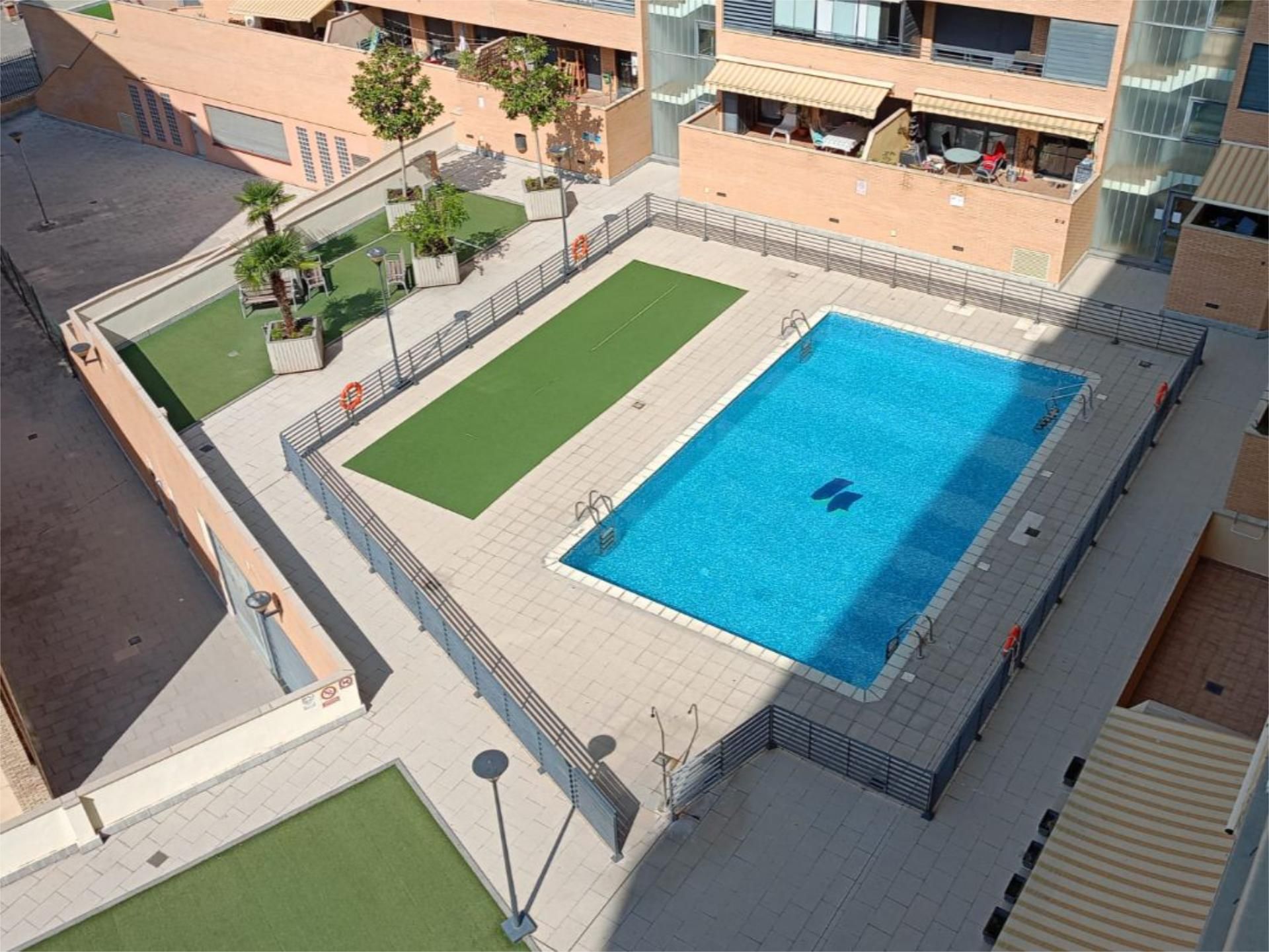 Piscina de Pis de lloguer en  Zaragoza Capital amb Aire condicionat, Calefacció i Jardí privat