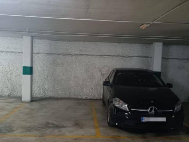 Garaje en Alquiler en Avinguda del Doctor Peset Aleixandre, 112 en Barrio de Benicalap