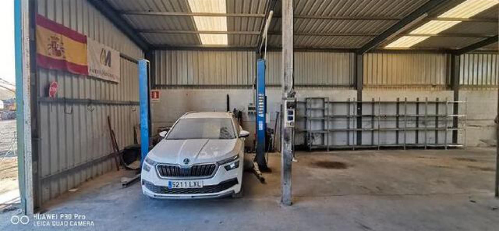 Aparcament de Nau industrial de lloguer en  Jaén Capital amb Aire condicionat