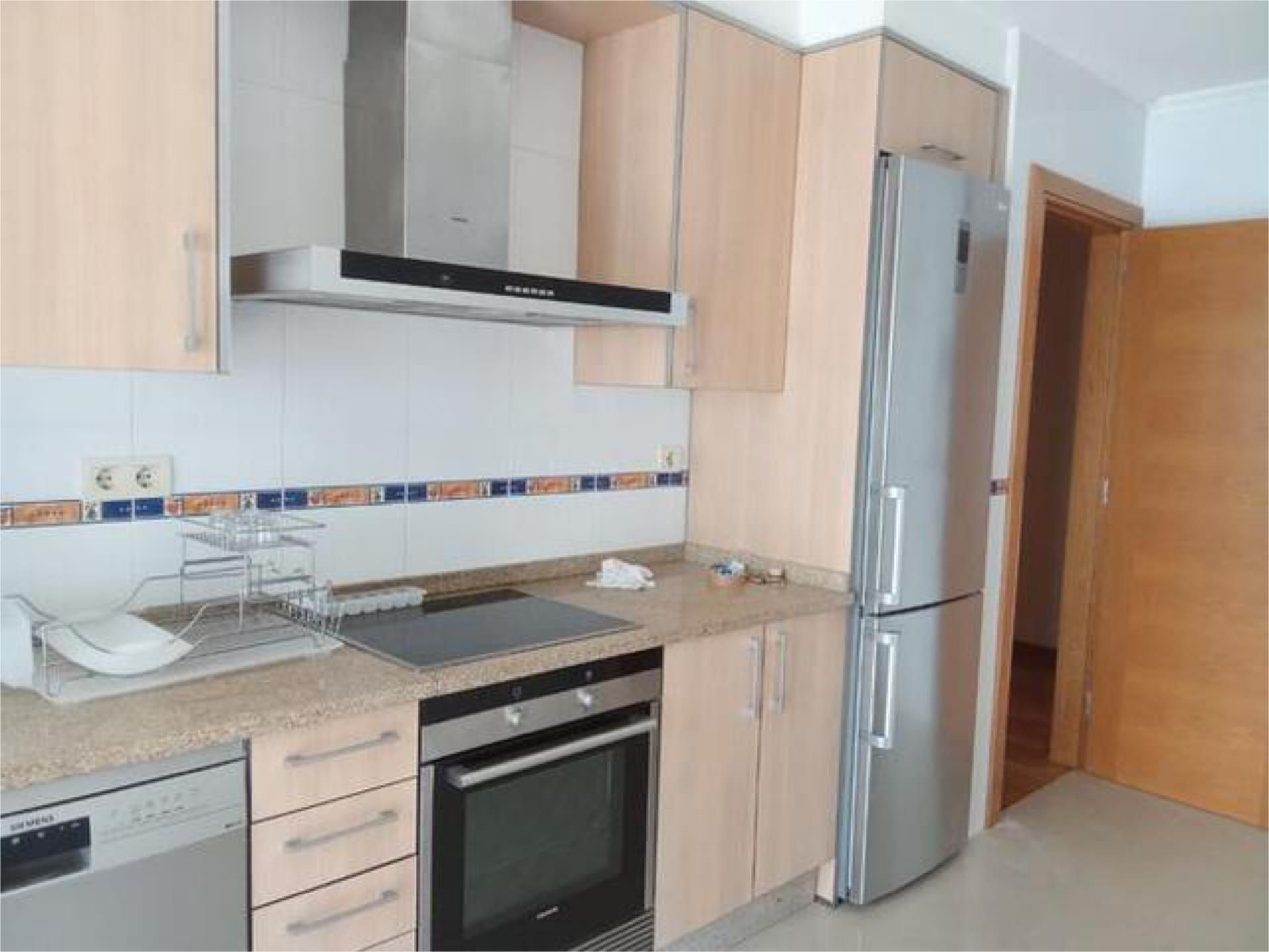 Cocina de Piso de alquiler en Ponteareas con Calefacción, Terraza y Trastero
