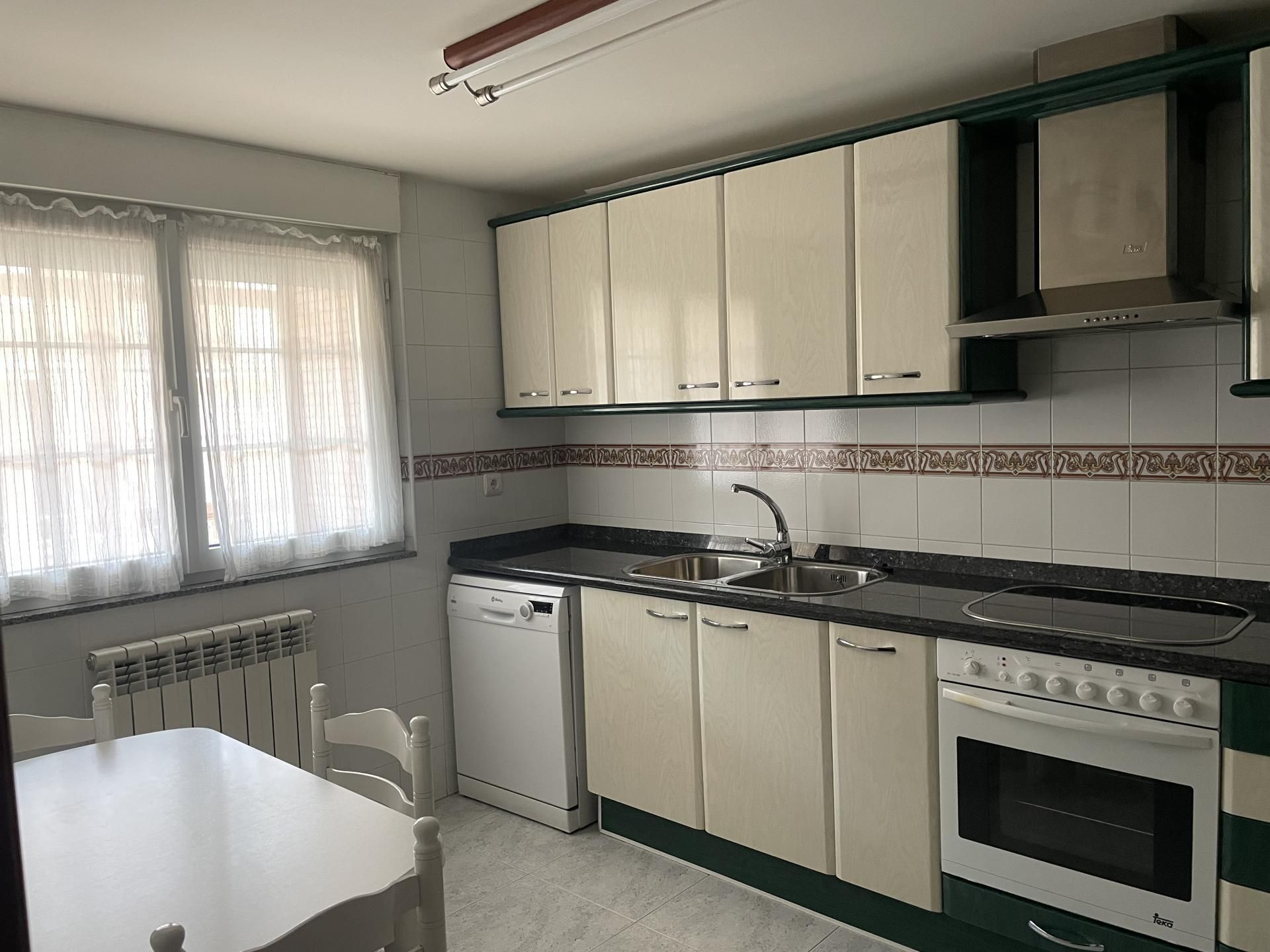 Kitchen of House or chalet to rent in San Andrés del Rabanedo  with Heating, Parquet flooring and Terrace