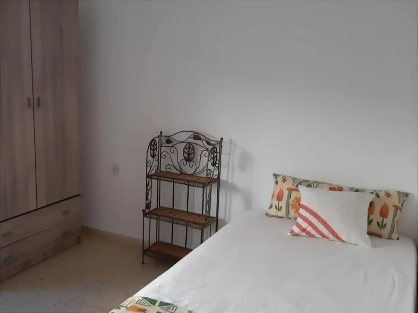 Habitación en Calle Fray Martín de Córdoba, 9, Huerta de la Reina - Trassierra Habitación en Calle Fray Martín de Córdoba, 9, Huerta de la Reina - Trassierra