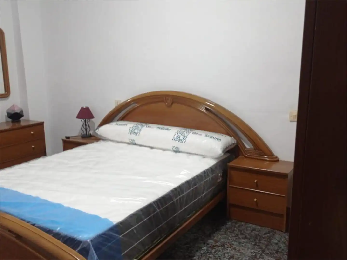 Habitación de Piso de alquiler en Cazorla con Amueblado y Balcón