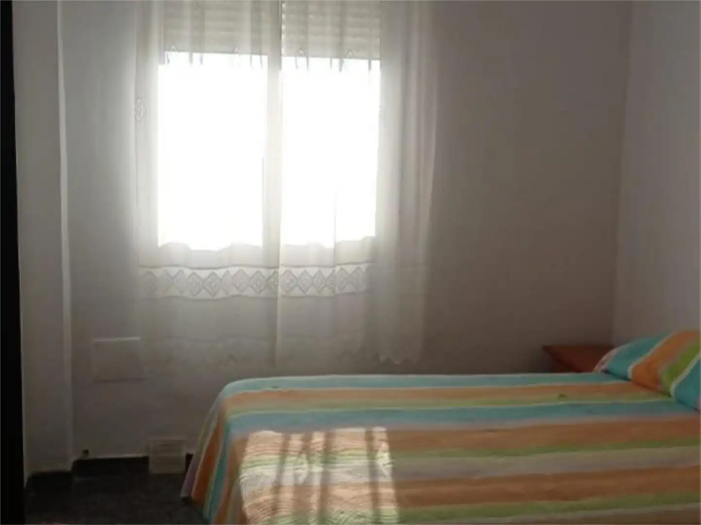 Habitación de Piso de alquiler en Cazorla con Amueblado y Balcón