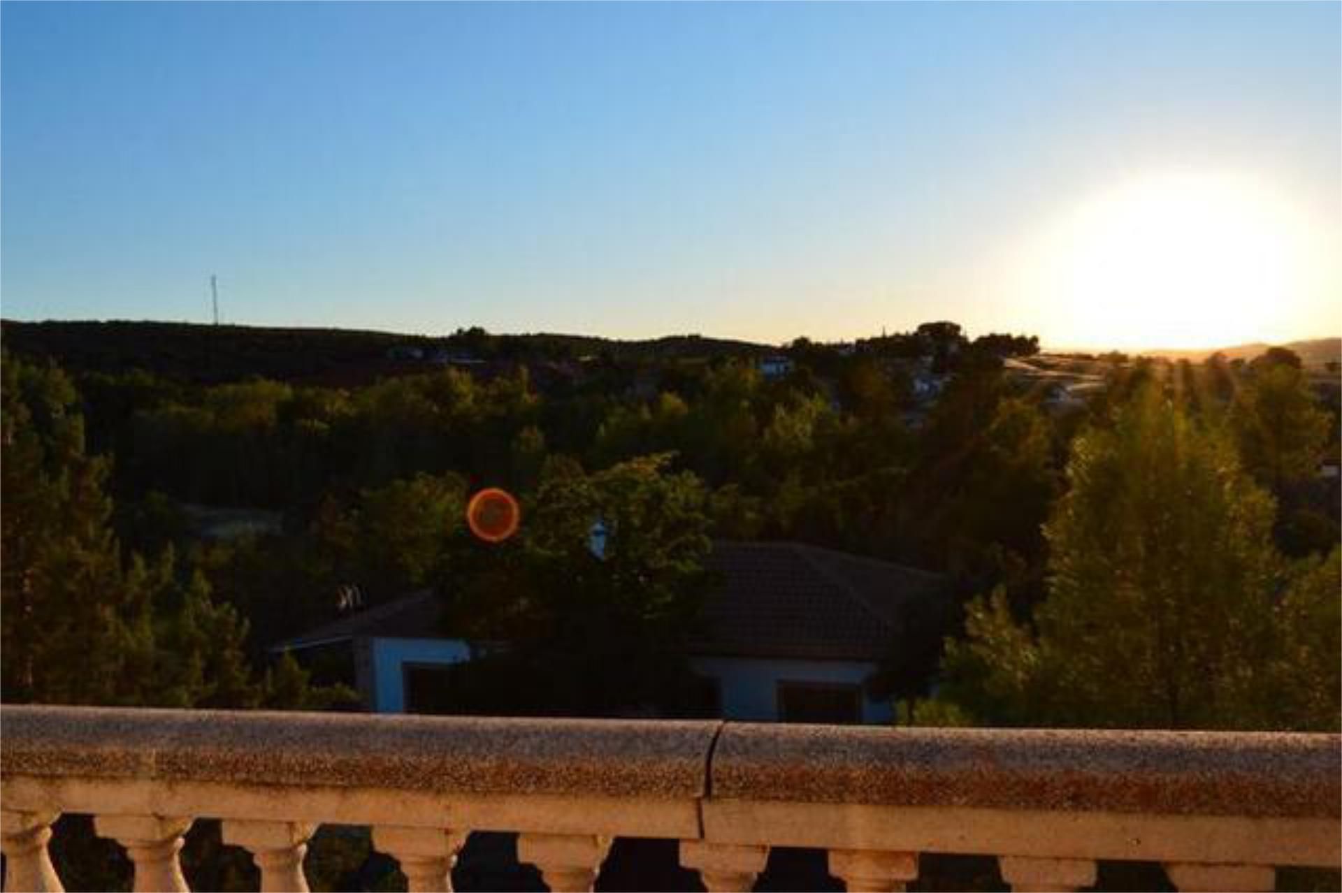 Exterior view of Single-family semi-detached for sale in Santa Cruz de Mudela  with Private garden, Terrace and Storage room