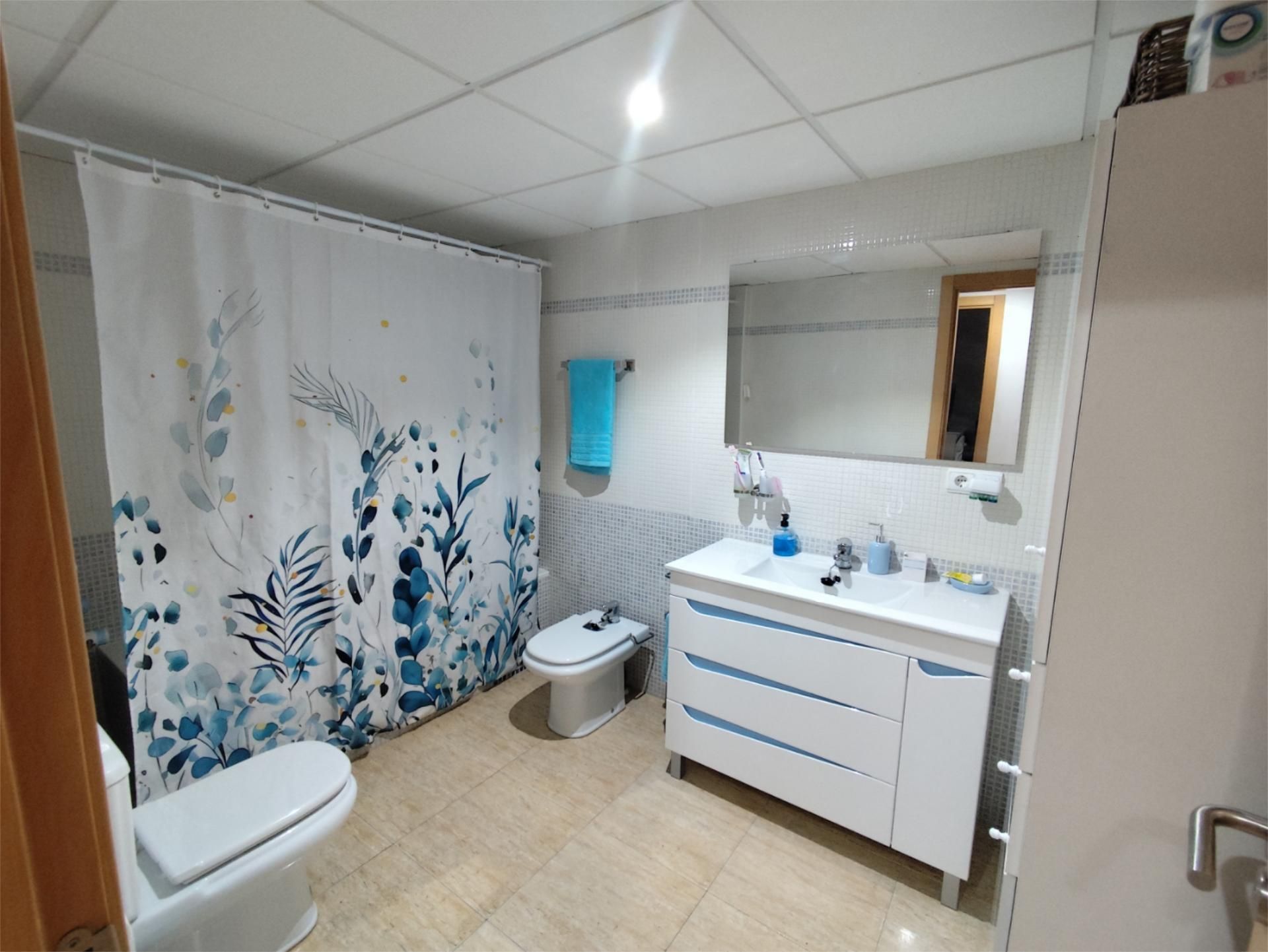 Bathroom of Flat for sale in Fines  with Air Conditioner and Balcony