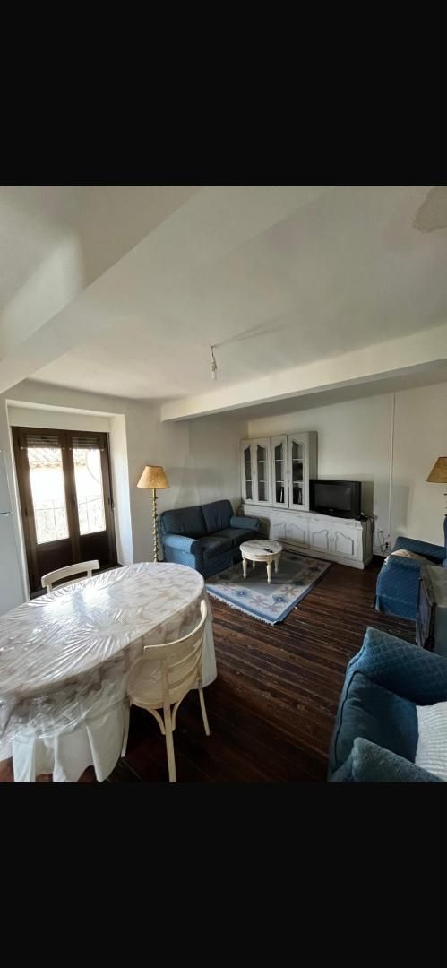Sala d'estar de Apartament de lloguer en Guijuelo amb Moblat i Balcó