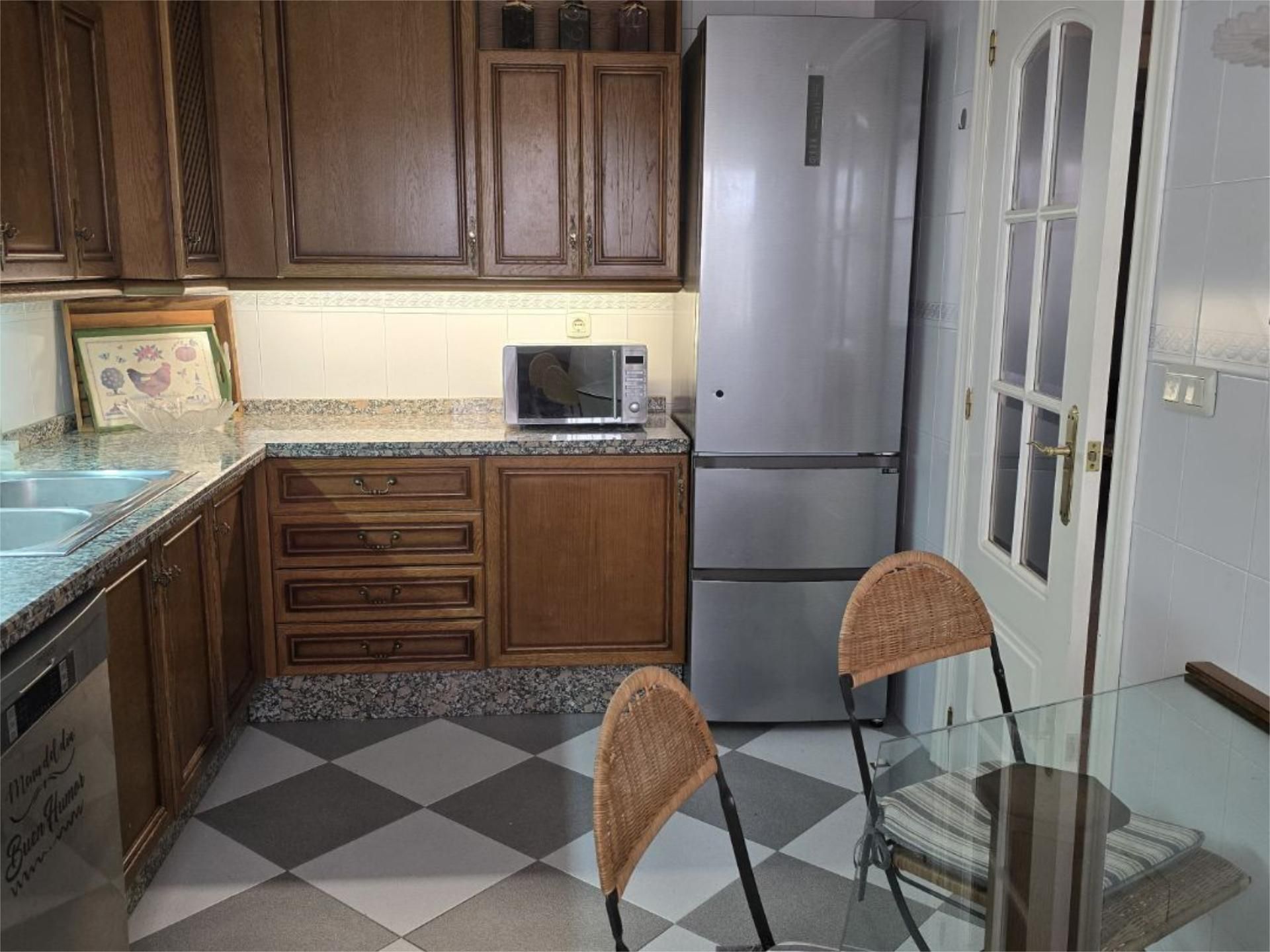 Kitchen of Single-family semi-detached to rent in Badajoz Capital  with Air Conditioner, Heating and Private garden