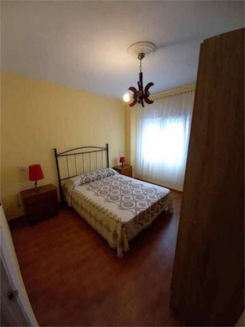 Bedroom of Apartment to rent in Oviedo 