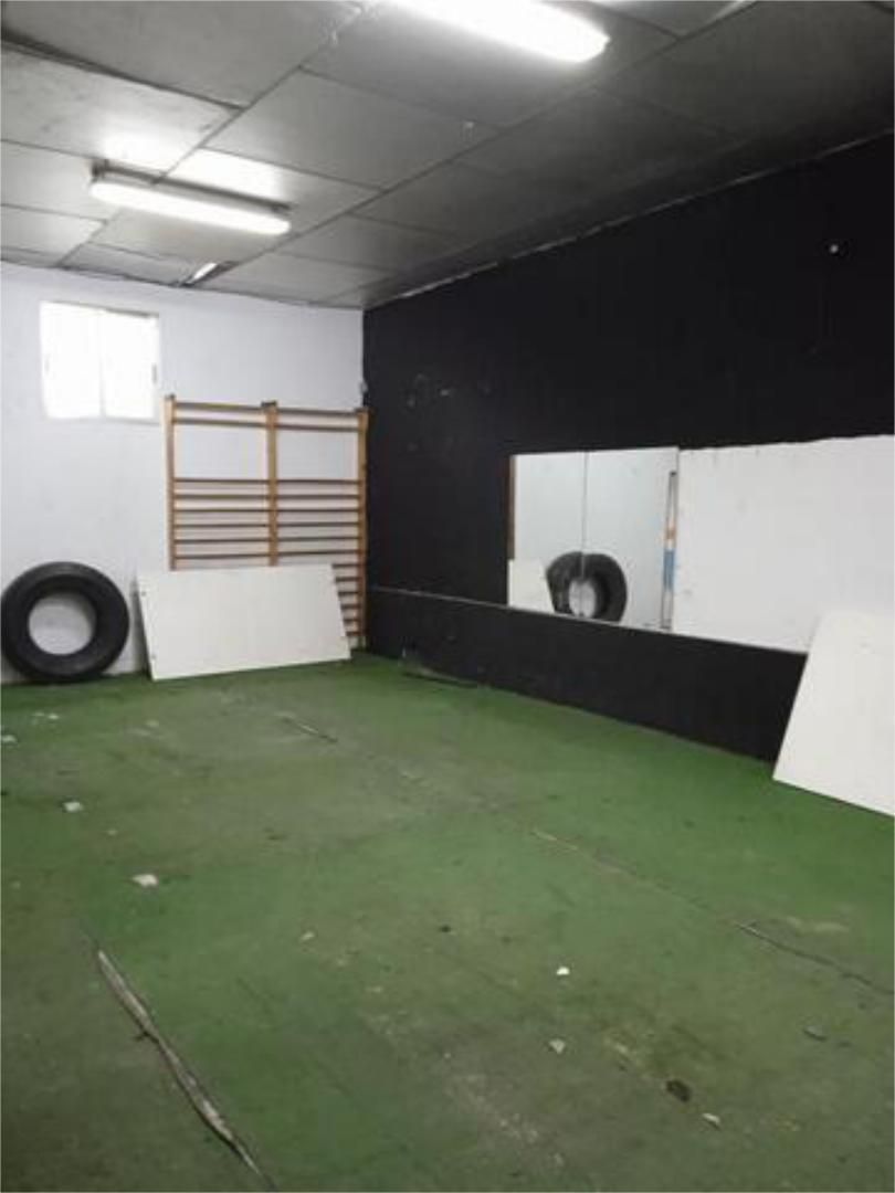 Industrial buildings to rent in  Córdoba Capital  with Air Conditioner
