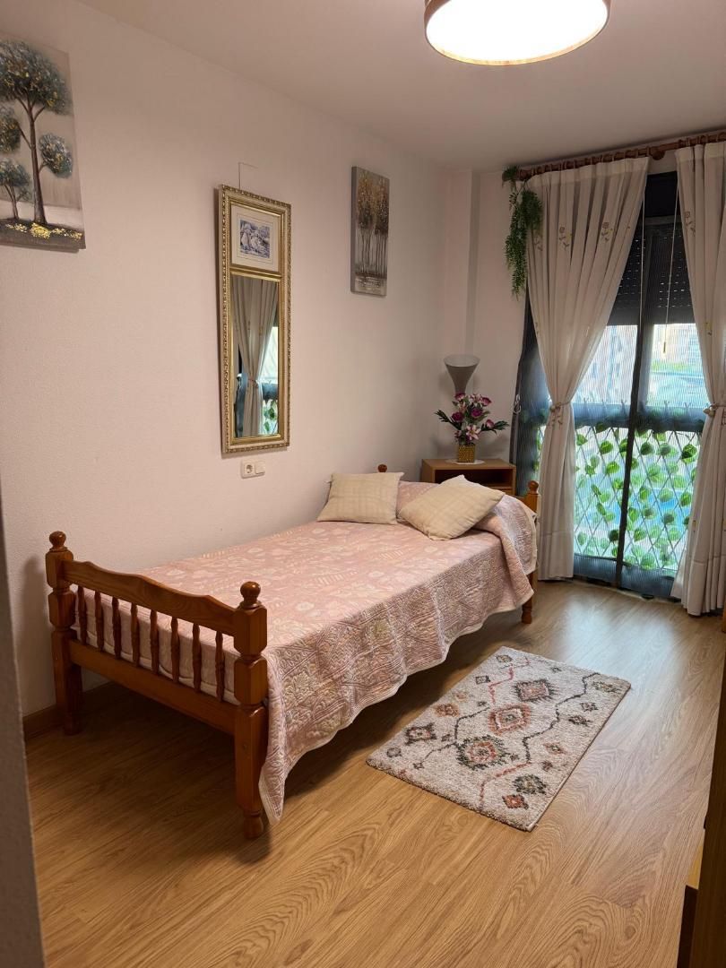 Dormitori de Apartament per a compartir en Alicante / Alacant amb Aire condicionat, Calefacció i Moblat