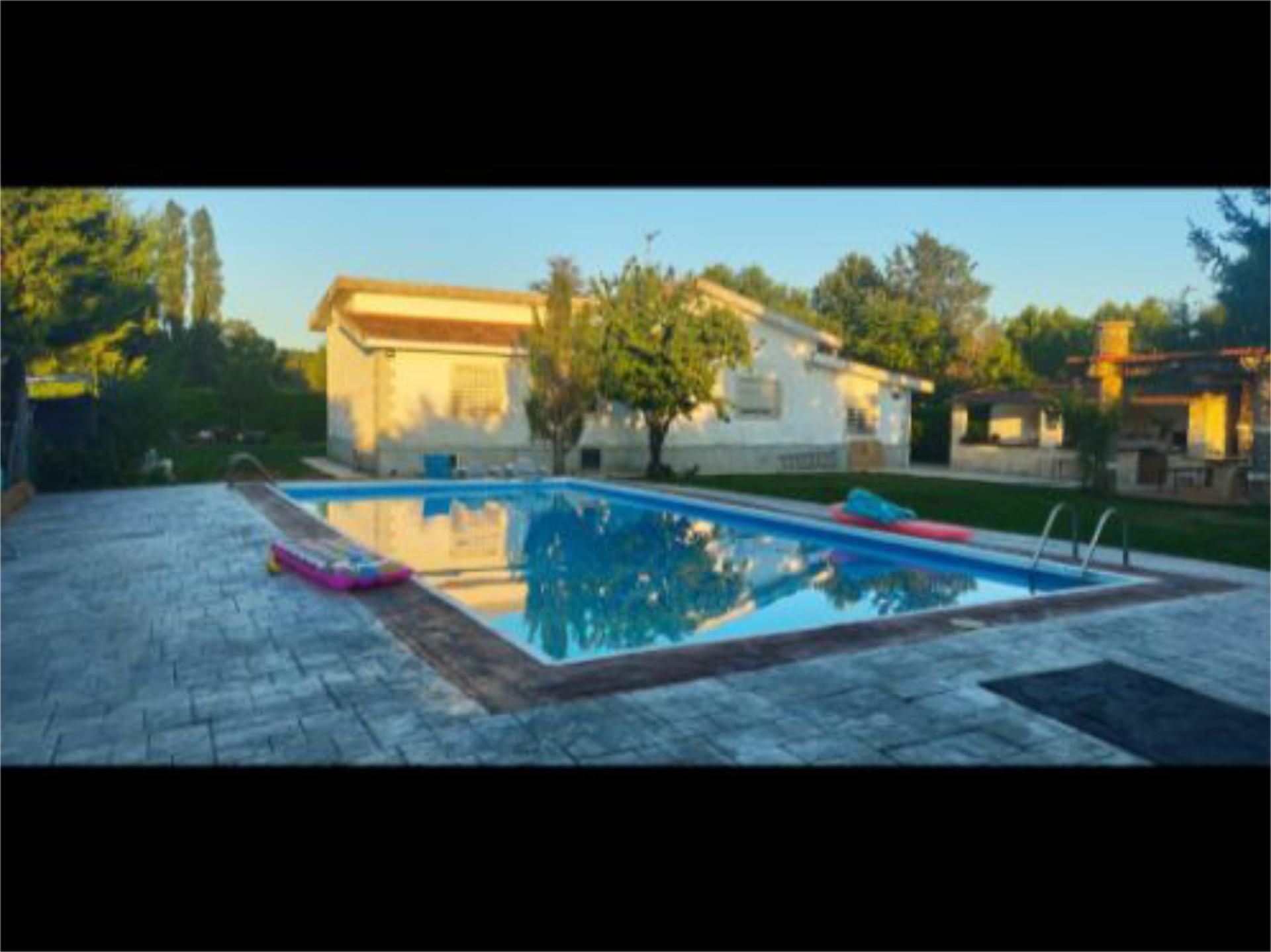 Piscina de Casa o xalet en venda en Ávila Capital amb Aire condicionat, Calefacció i Jardí privat