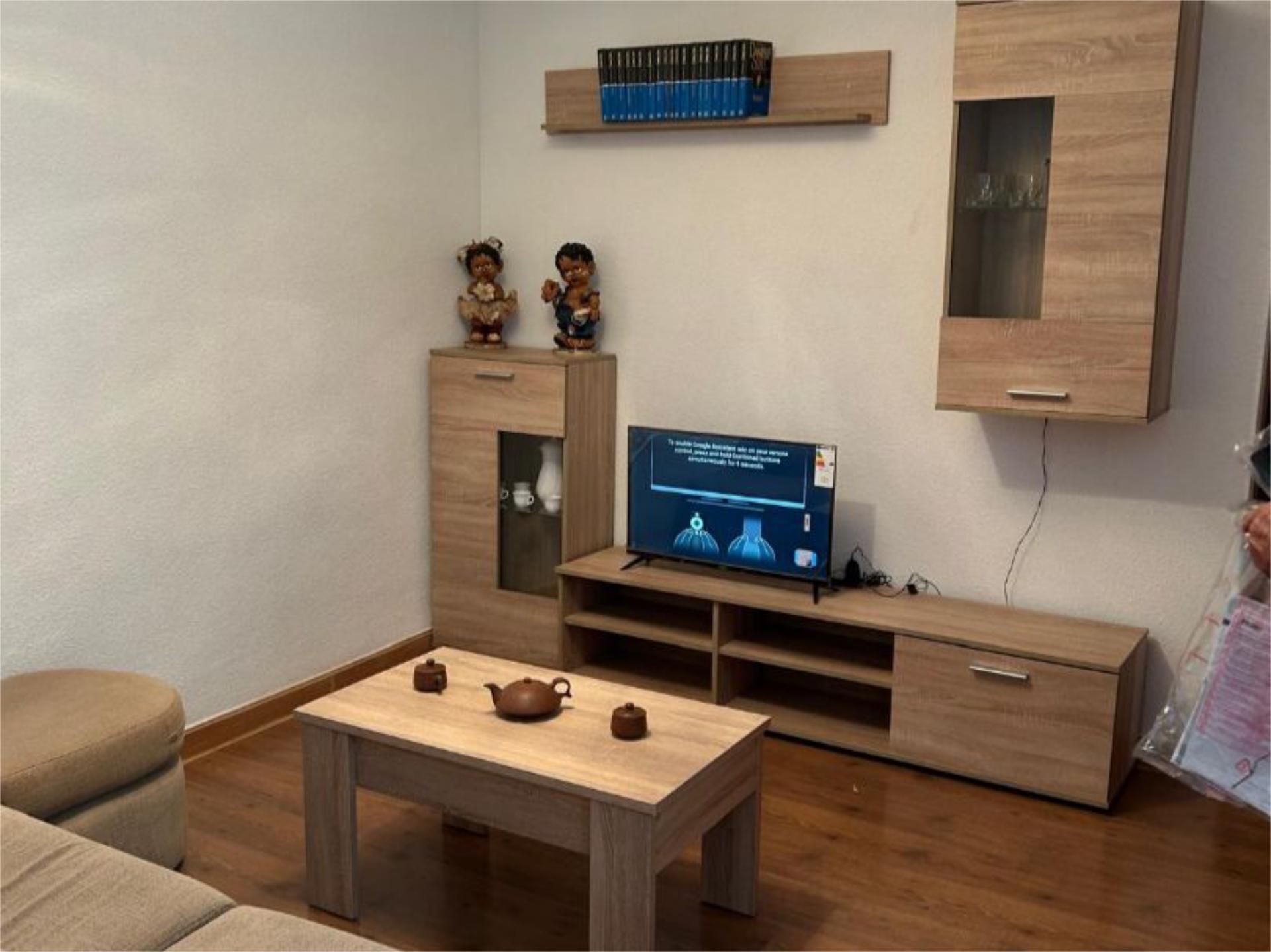 Sala de estar de Piso para compartir en Getafe con Calefacción, Parquet y Amueblado