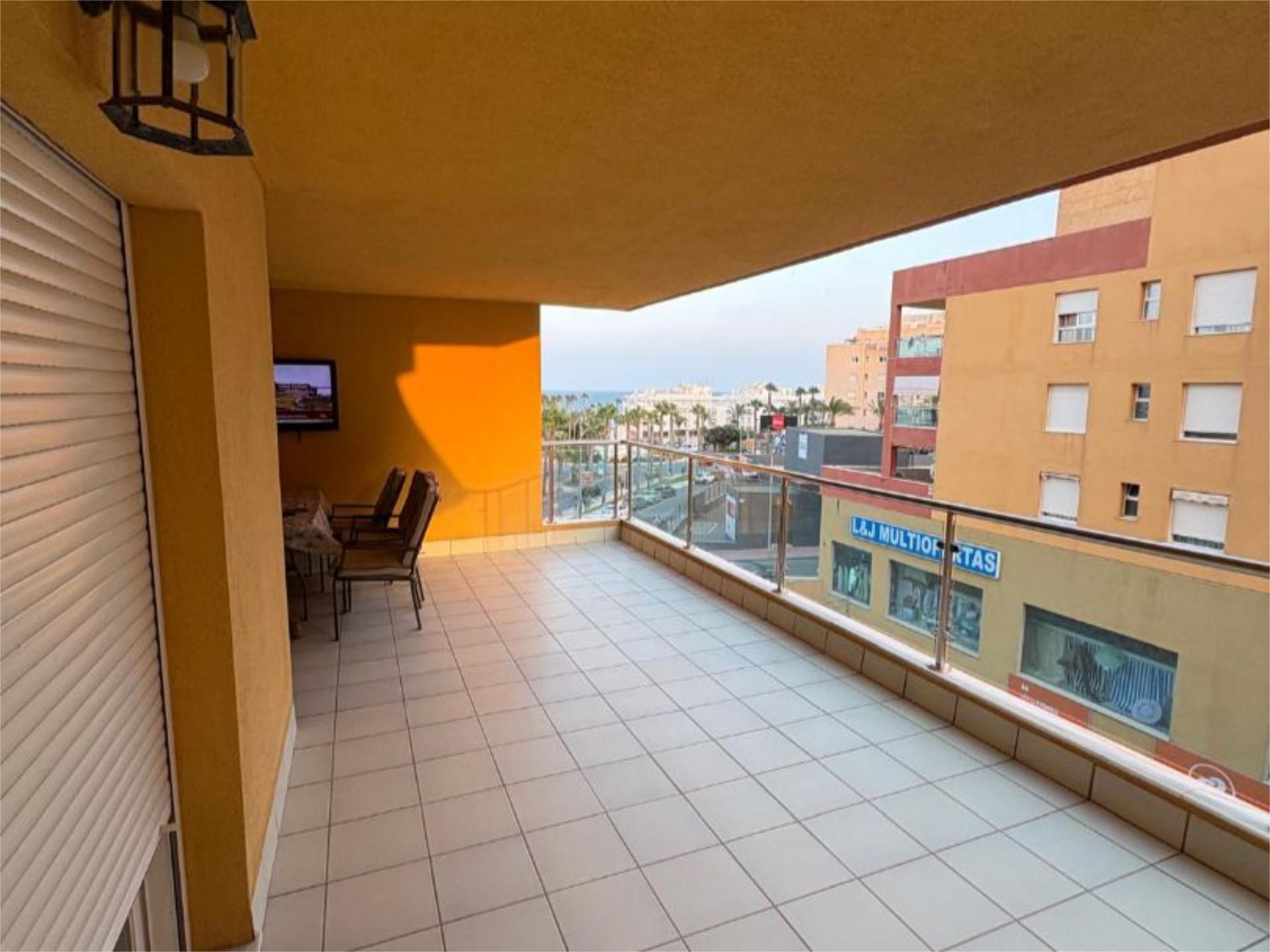 Terraza de Piso de alquiler en Roquetas de Mar con Aire acondicionado, Calefacción y Terraza