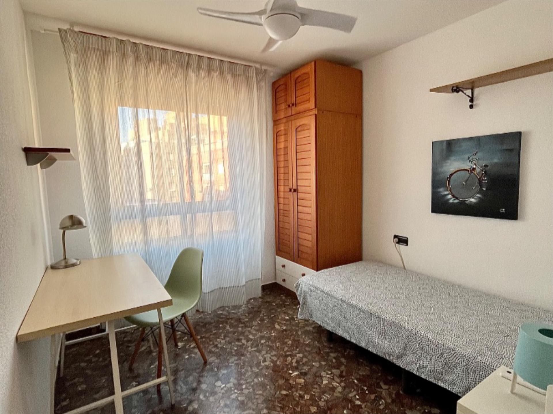 Bedroom of Flat to share in  Almería Capital  with Air Conditioner and Balcony
