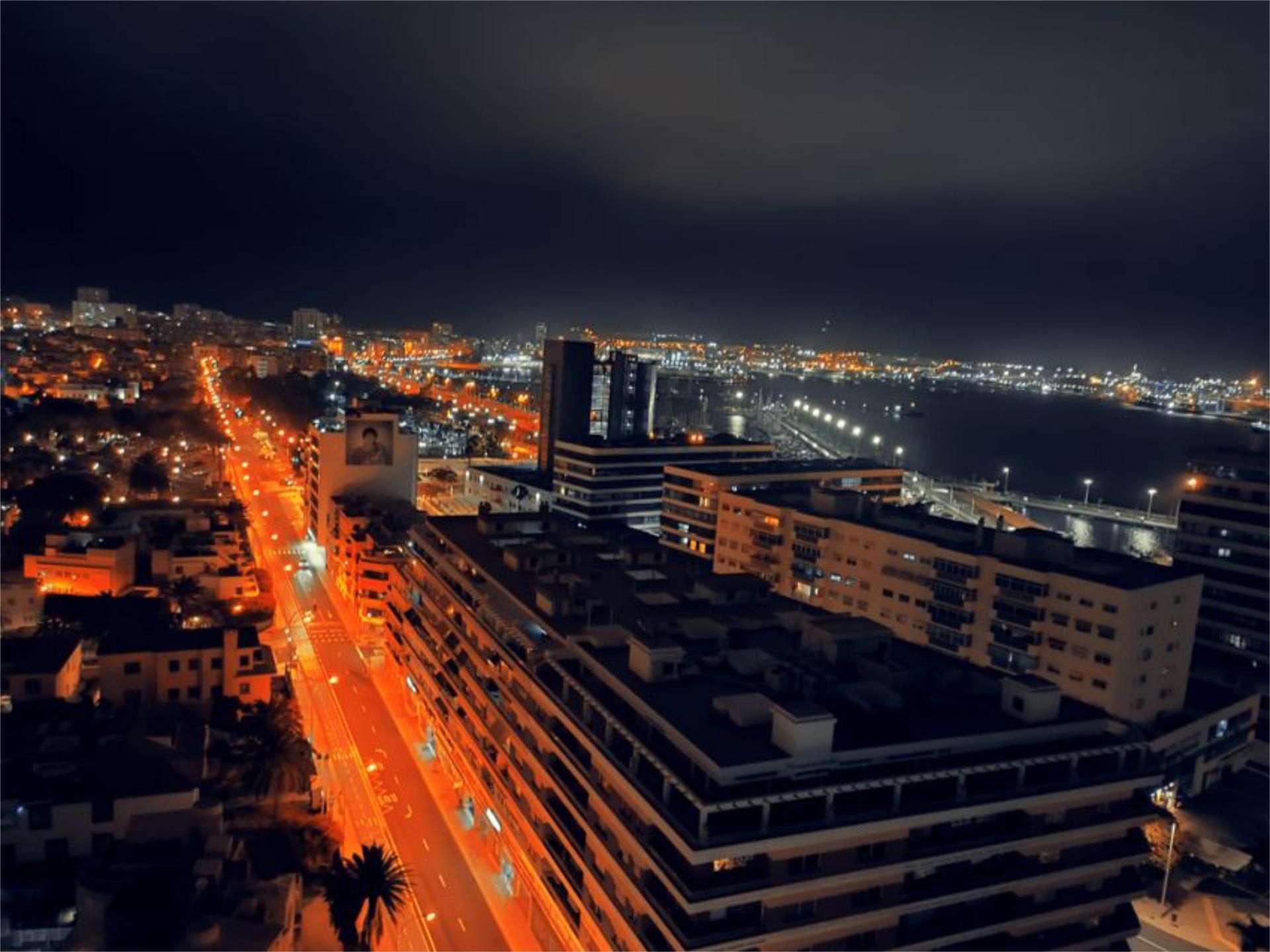 Vista exterior de Ático en venta en Las Palmas de Gran Canaria con Terraza, Trastero y Amueblado