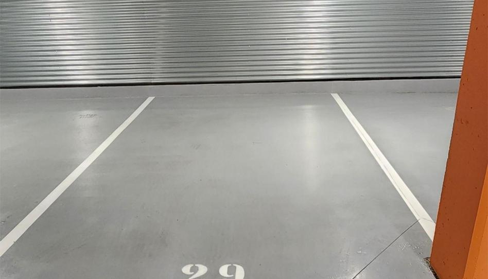 Foto 1 de Garatge de lloguer a Plaza Zabalabarri, 6, Urduliz, Bizkaia