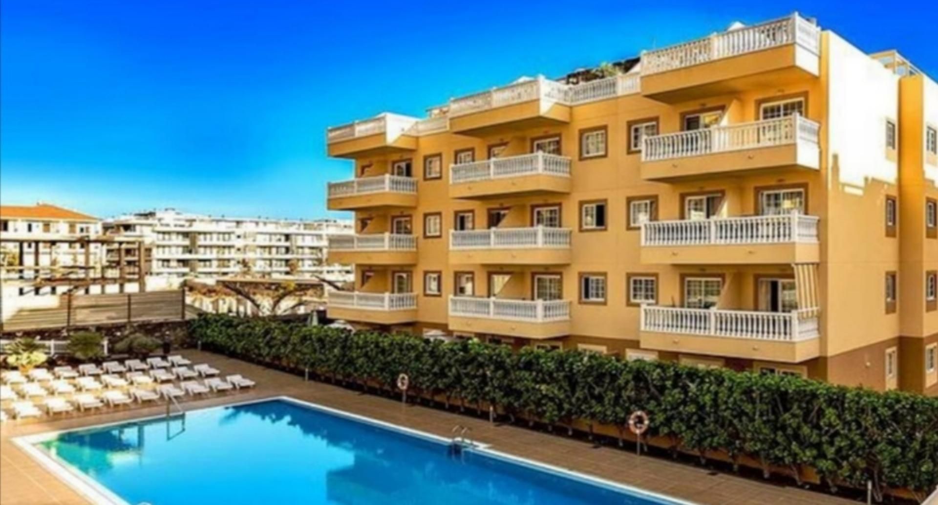 Vista exterior de Piso de alquiler en Arona con Calefacción, Parquet y Terraza