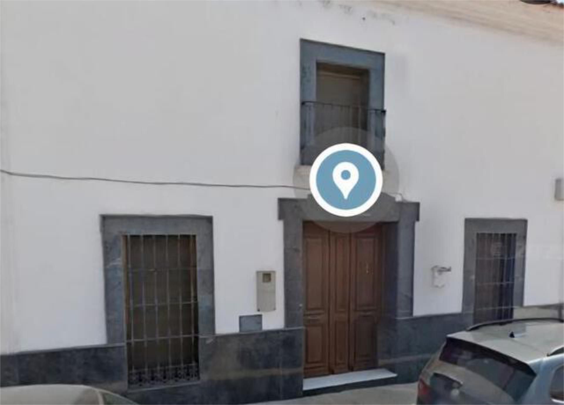 Exterior view of House or chalet for sale in Fuente de Cantos  with Heating, Terrace and Storage room