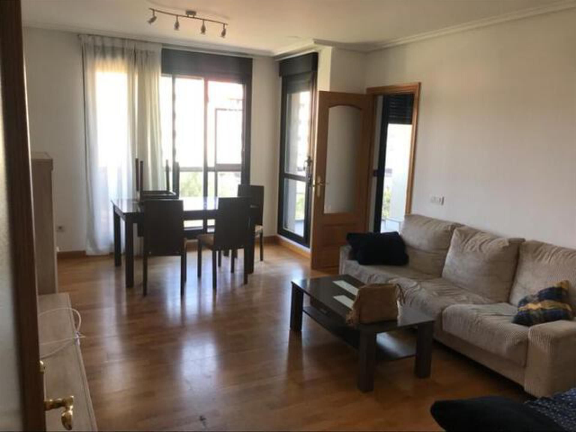 Sala d'estar de Pis en venda en  Logroño amb Calefacció, Jardí privat i Terrassa