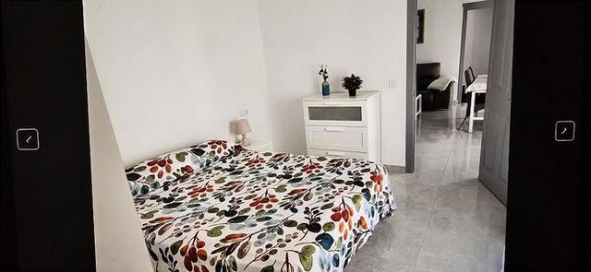Dormitori de Casa o xalet de lloguer en El Pedroso amb Terrassa i Moblat