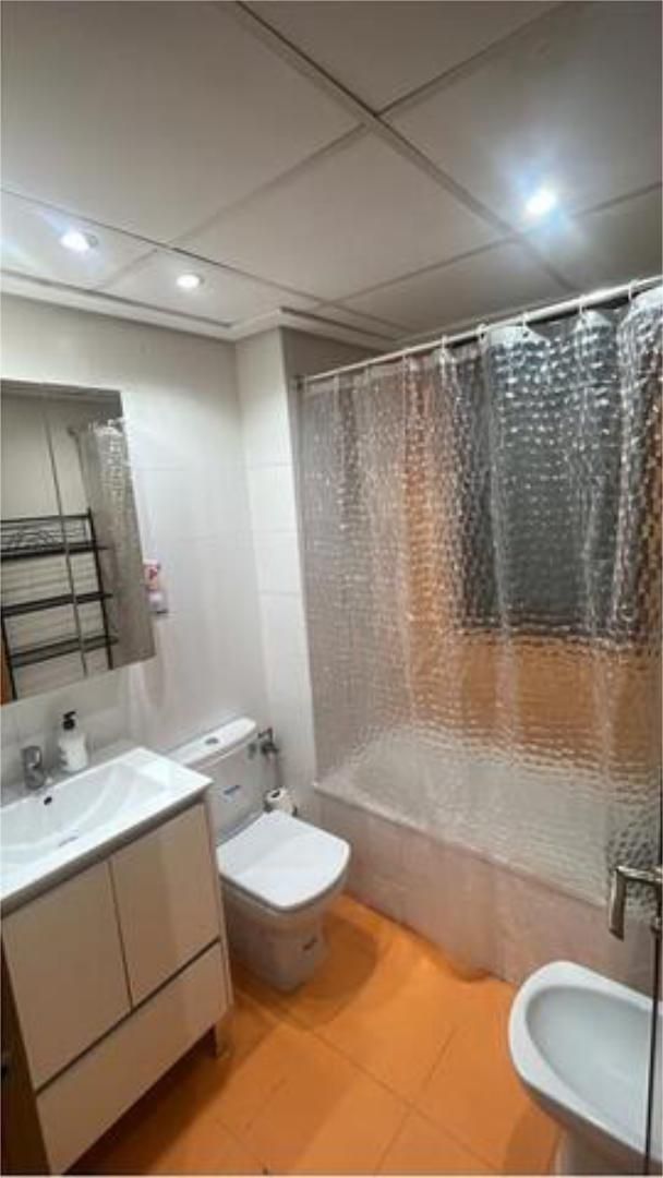 Bathroom of Flat to rent in  Valencia Capital  with Heating, Terrace and Furnished