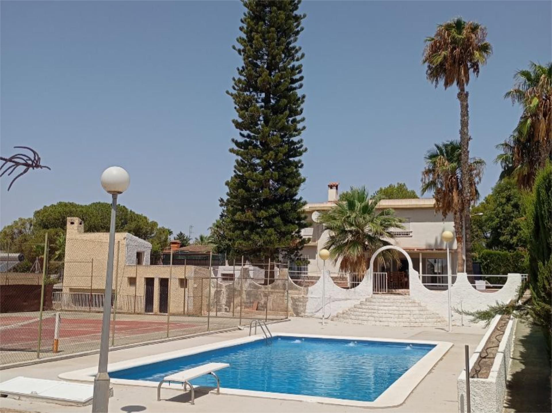 Piscina de Casa o xalet en venda en Elche / Elx amb Aire condicionat, Terrassa i Piscina