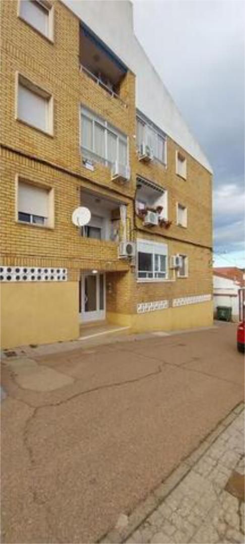 Exterior view of Flat to rent in Orellana la Vieja  with Heating, Terrace and Furnished