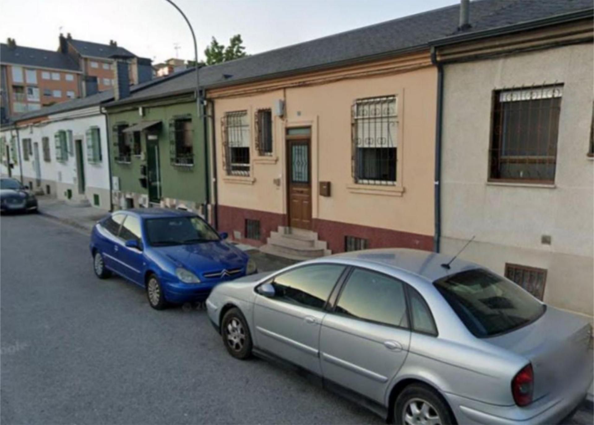 Exterior view of Single-family semi-detached to share in Ponferrada  with Heating, Private garden and Parquet flooring