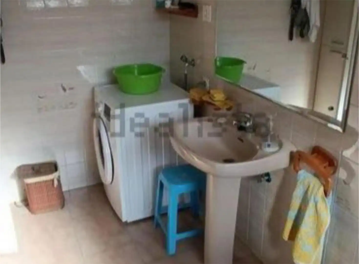 Habitació a Calle de Panama, 39, Zona Alta Bany de Casa adosada per a compartir en Ponferrada amb Calefacció, Jardí privat i Parquet
